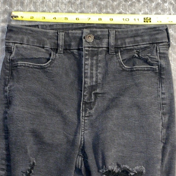 American Eagle Curvy Hi-Rise Black Distressed Jeggings.  Black. Size 10 - Picture 10 of 12